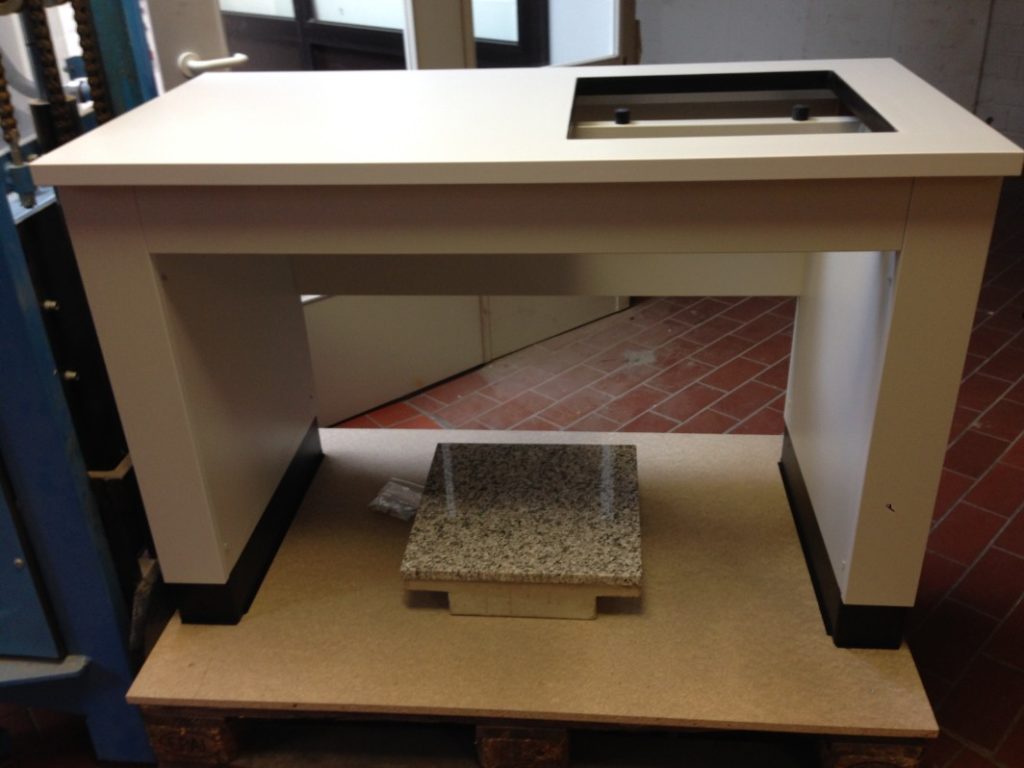 Wägetisch freistehend oder zur Wandmontage