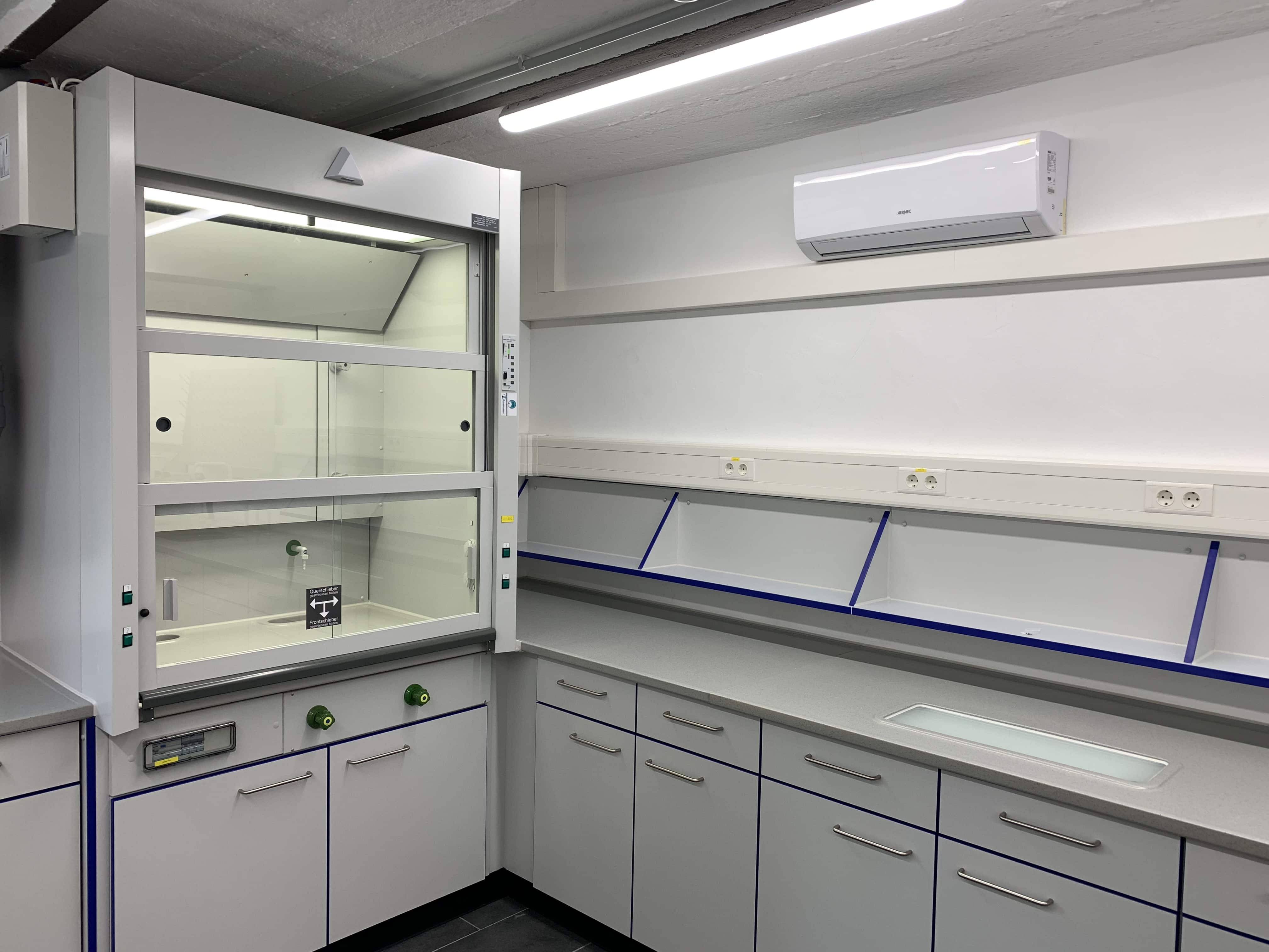 Niedrigraum-Laborabzug